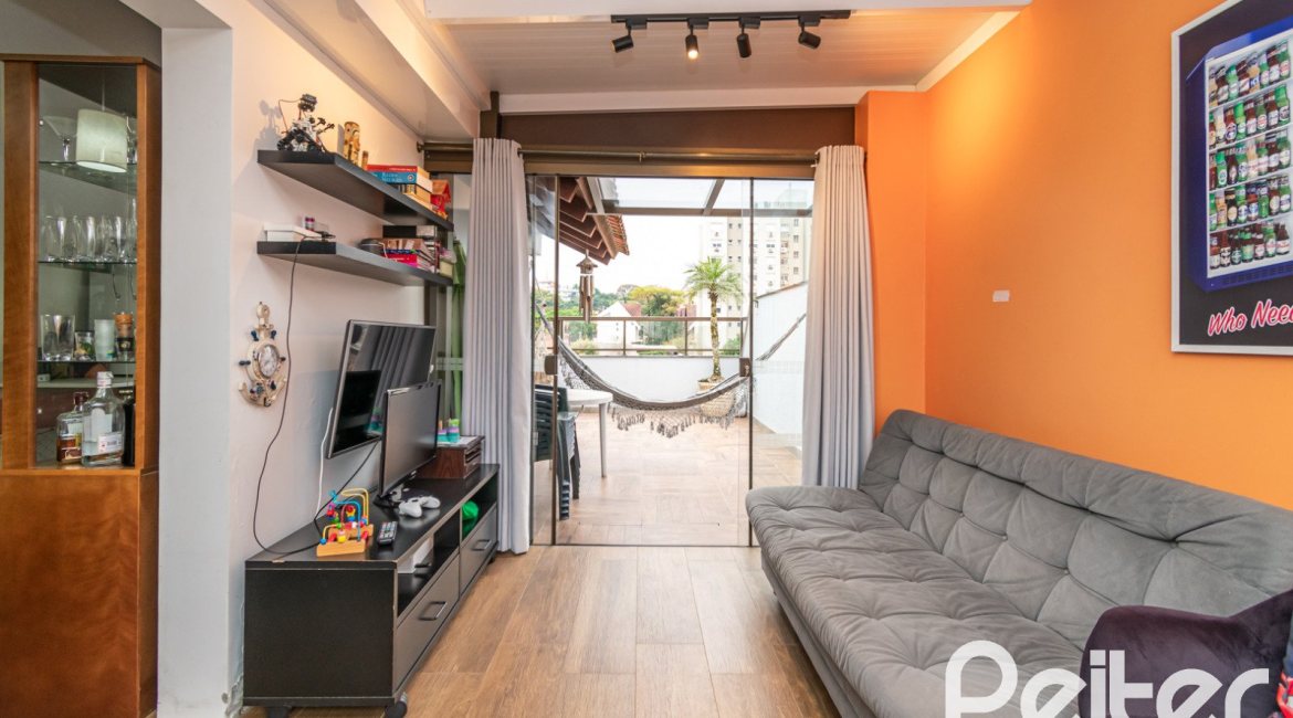 Cobertura à venda com 132m², 2 dormitórios, 1 suíte, 2 vagas, no bairro Tristeza em Porto Alegre