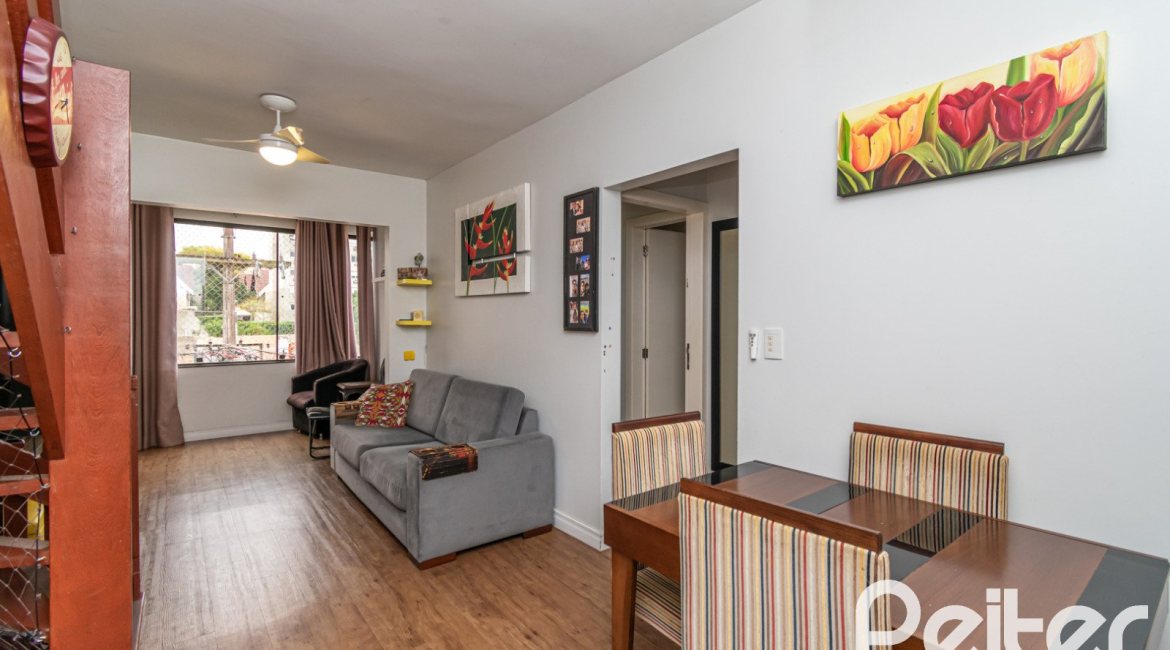 Cobertura à venda com 132m², 2 dormitórios, 1 suíte, 2 vagas, no bairro Tristeza em Porto Alegre