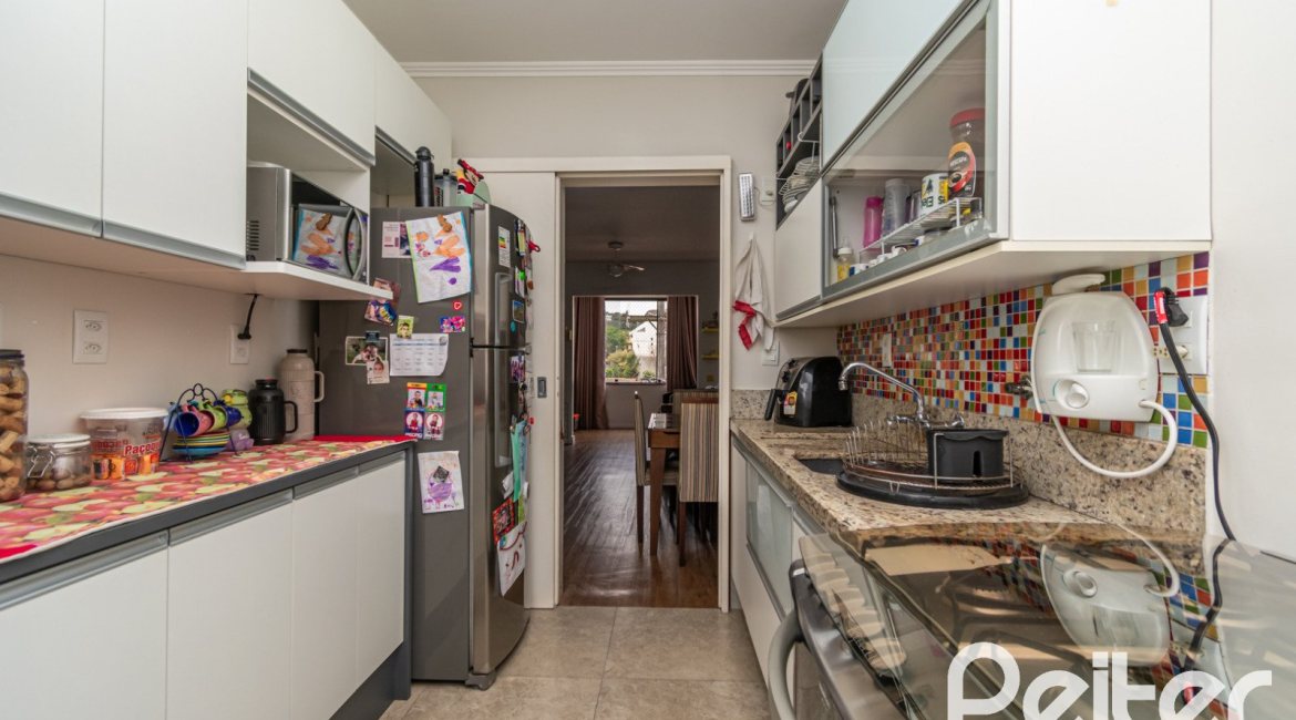 Cobertura à venda com 132m², 2 dormitórios, 1 suíte, 2 vagas, no bairro Tristeza em Porto Alegre