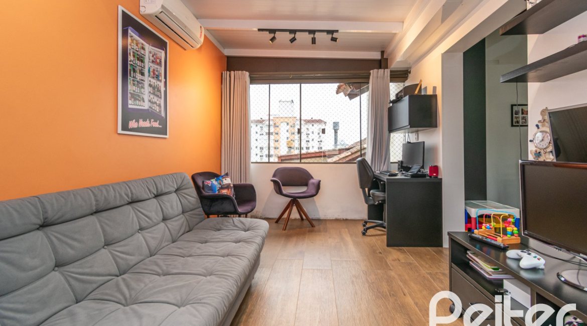 Cobertura à venda com 132m², 2 dormitórios, 1 suíte, 2 vagas, no bairro Tristeza em Porto Alegre