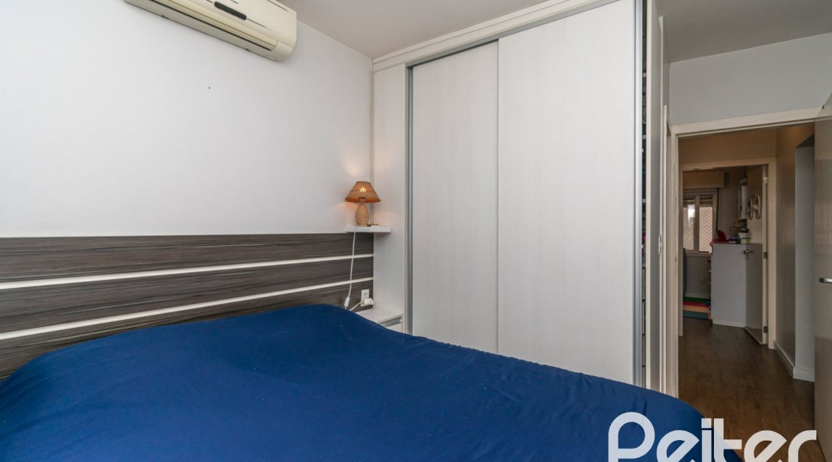 Cobertura à venda com 132m², 2 dormitórios, 1 suíte, 2 vagas, no bairro Tristeza em Porto Alegre