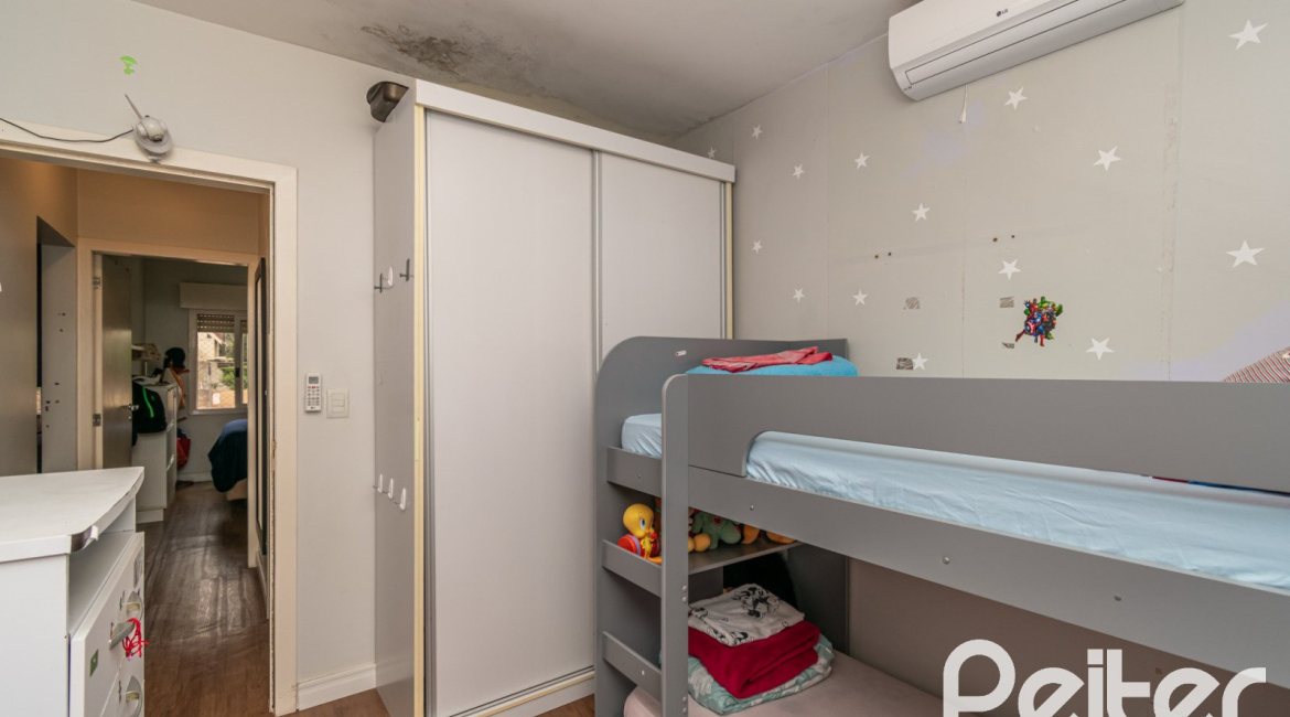 Cobertura à venda com 132m², 2 dormitórios, 1 suíte, 2 vagas, no bairro Tristeza em Porto Alegre