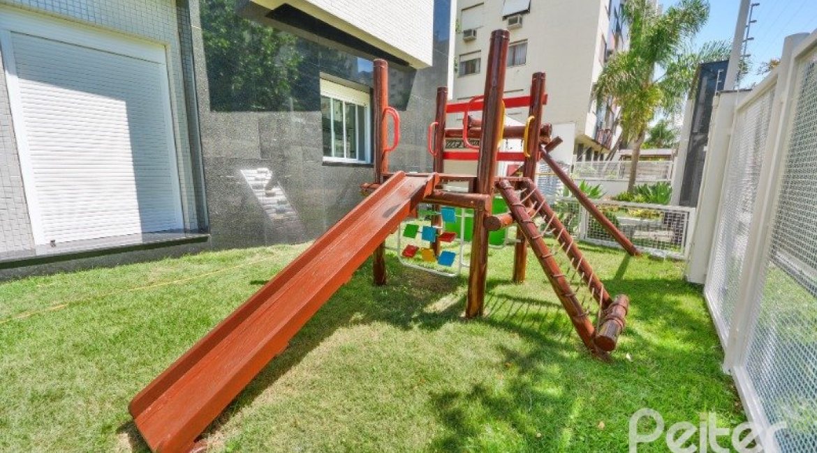 Apartamento à venda com 73m², 3 dormitórios, 1 suíte, 2 vagas, no bairro Tristeza em Porto Alegre