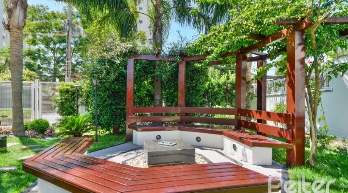 Apartamento à venda com 73m², 3 dormitórios, 1 suíte, 2 vagas, no bairro Tristeza em Porto Alegre