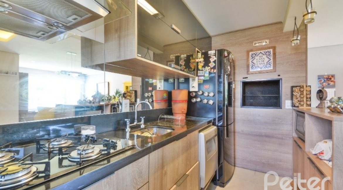 Apartamento à venda com 73m², 3 dormitórios, 1 suíte, 2 vagas, no bairro Tristeza em Porto Alegre