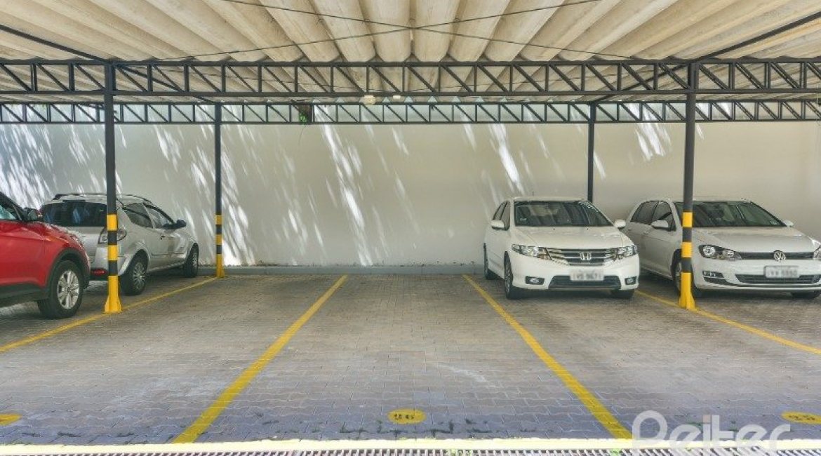 Apartamento à venda com 73m², 3 dormitórios, 1 suíte, 2 vagas, no bairro Tristeza em Porto Alegre