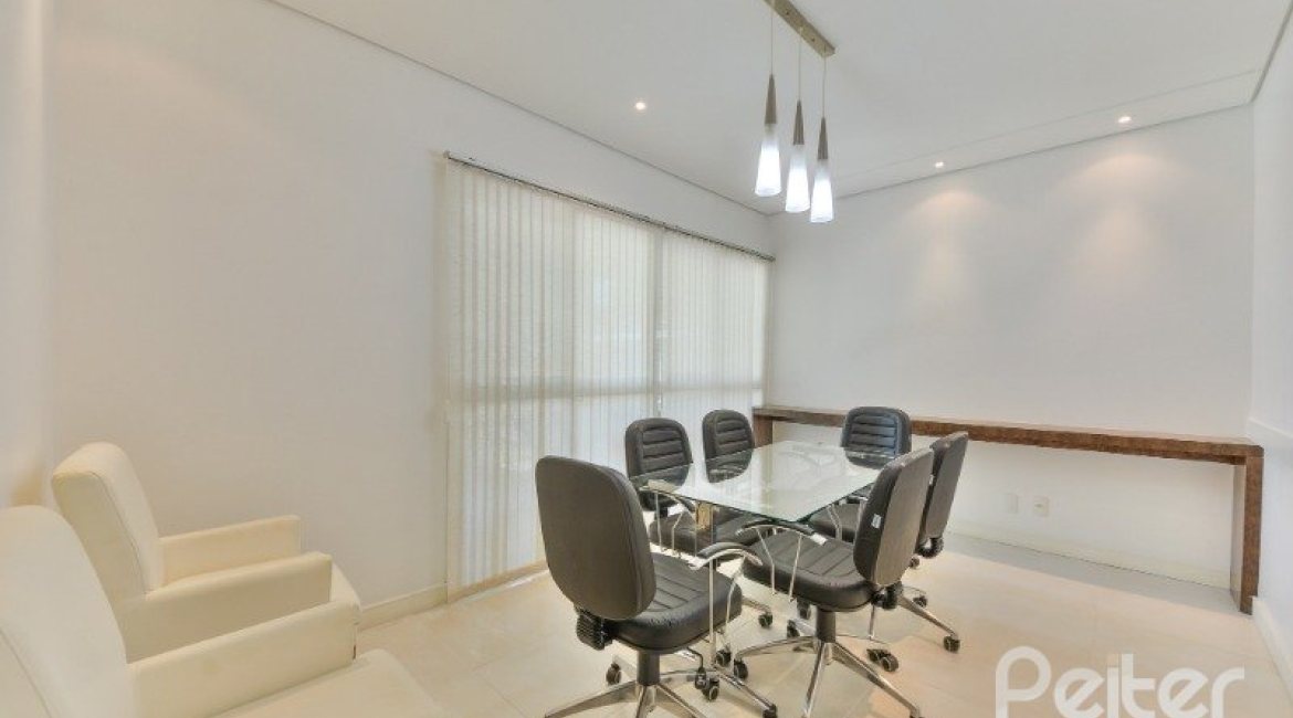 Apartamento à venda com 73m², 3 dormitórios, 1 suíte, 2 vagas, no bairro Tristeza em Porto Alegre