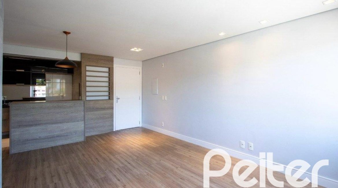 Apartamento à venda com 73m², 3 dormitórios, 1 suíte, 2 vagas, no bairro Tristeza em Porto Alegre