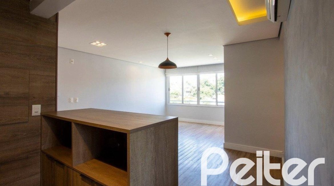 Apartamento à venda com 73m², 3 dormitórios, 1 suíte, 2 vagas, no bairro Tristeza em Porto Alegre