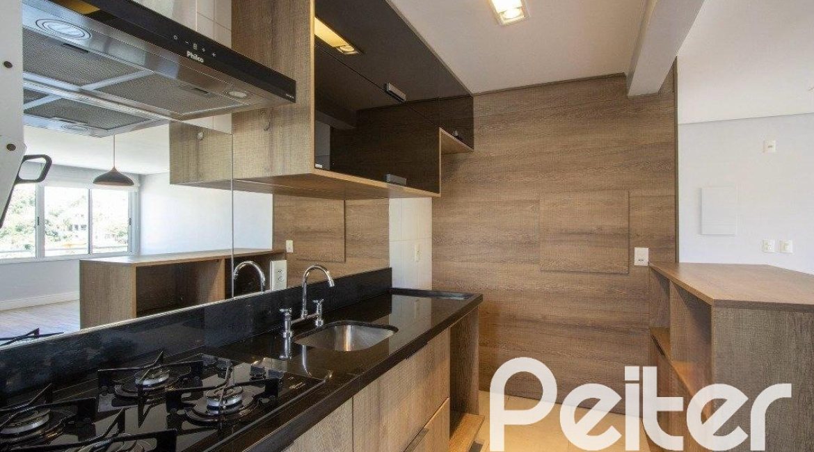 Apartamento à venda com 73m², 3 dormitórios, 1 suíte, 2 vagas, no bairro Tristeza em Porto Alegre