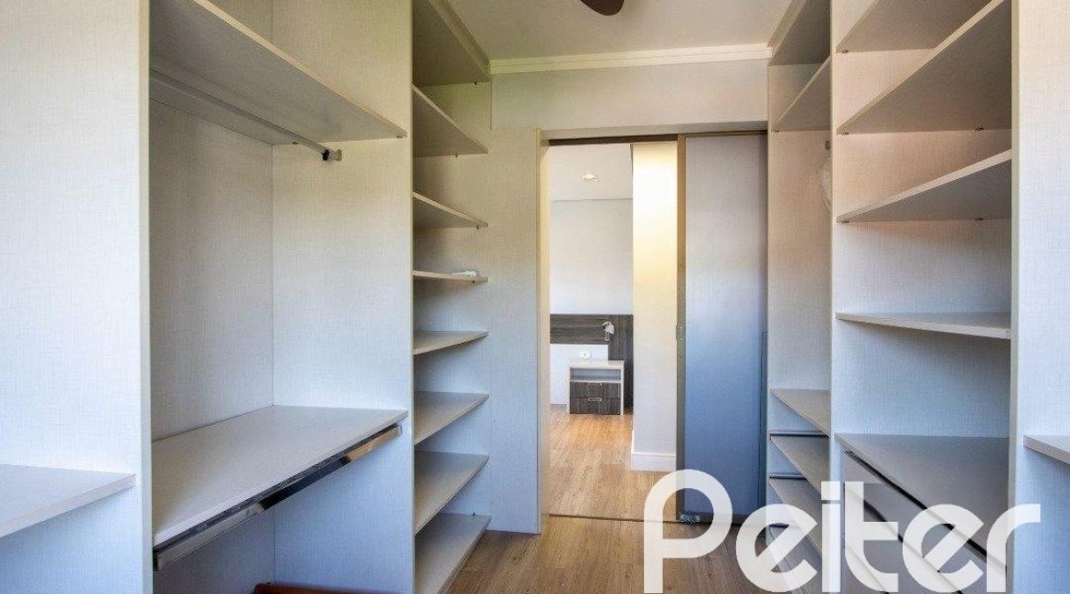 Apartamento à venda com 73m², 3 dormitórios, 1 suíte, 2 vagas, no bairro Tristeza em Porto Alegre