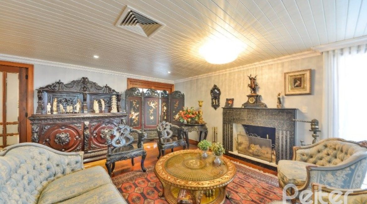 Apartamento à venda com 246m², 3 dormitórios, 1 suíte, 2 vagas, no bairro Cristal em Porto Alegre