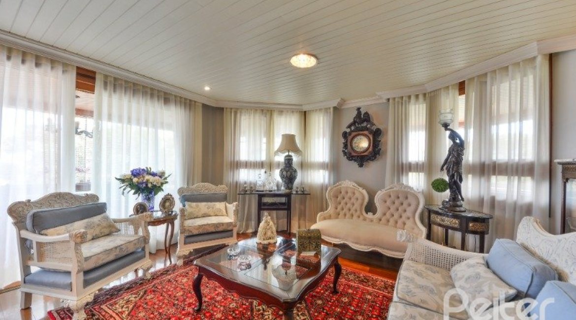 Apartamento à venda com 246m², 3 dormitórios, 1 suíte, 2 vagas, no bairro Cristal em Porto Alegre