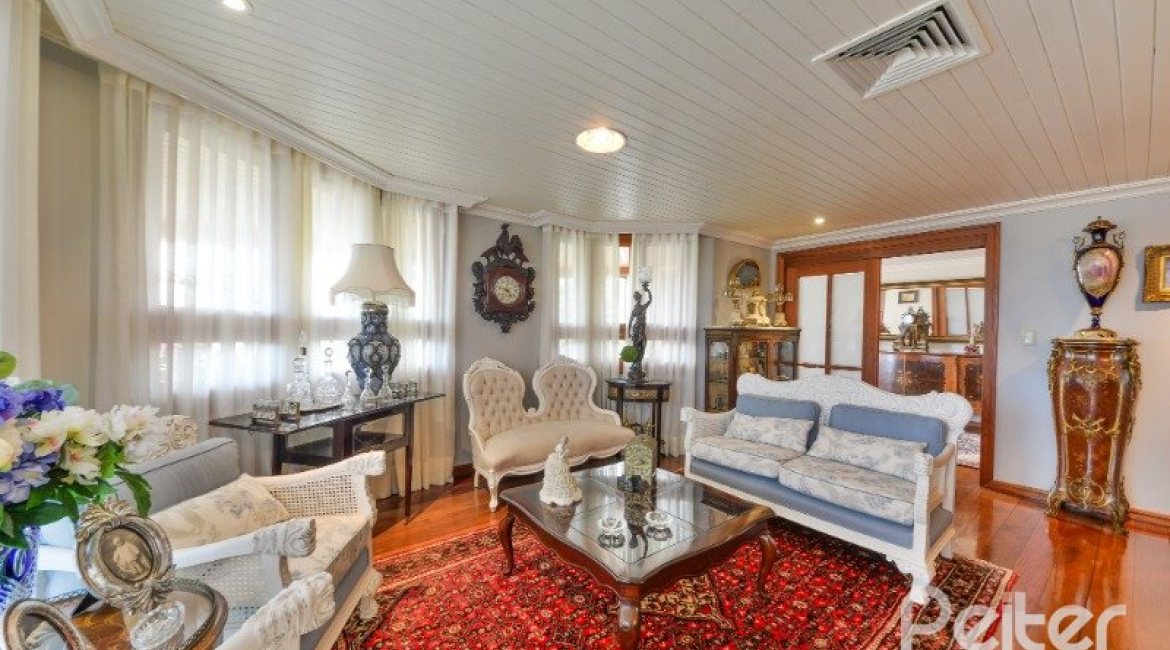 Apartamento à venda com 246m², 3 dormitórios, 1 suíte, 2 vagas, no bairro Cristal em Porto Alegre