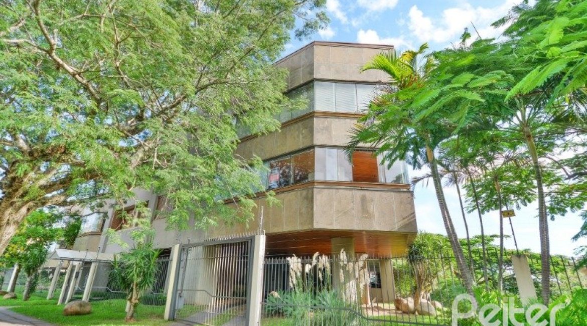 Apartamento à venda com 246m², 3 dormitórios, 1 suíte, 2 vagas, no bairro Cristal em Porto Alegre