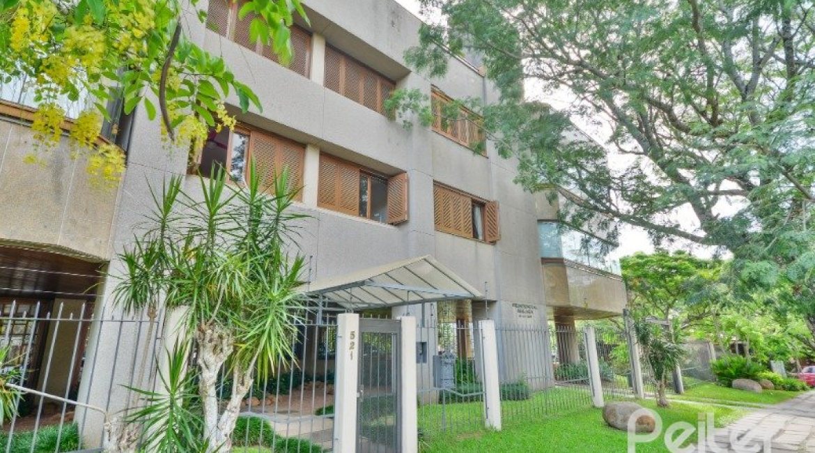 Apartamento à venda com 246m², 3 dormitórios, 1 suíte, 2 vagas, no bairro Cristal em Porto Alegre