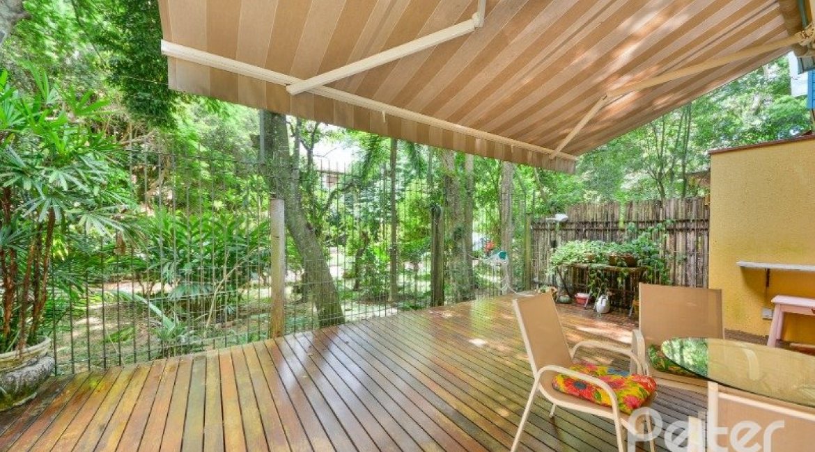 Casa em Condomínio à venda com 257m², 3 dormitórios, 1 suíte, 3 vagas, no bairro Tristeza em PORTO ALEGRE