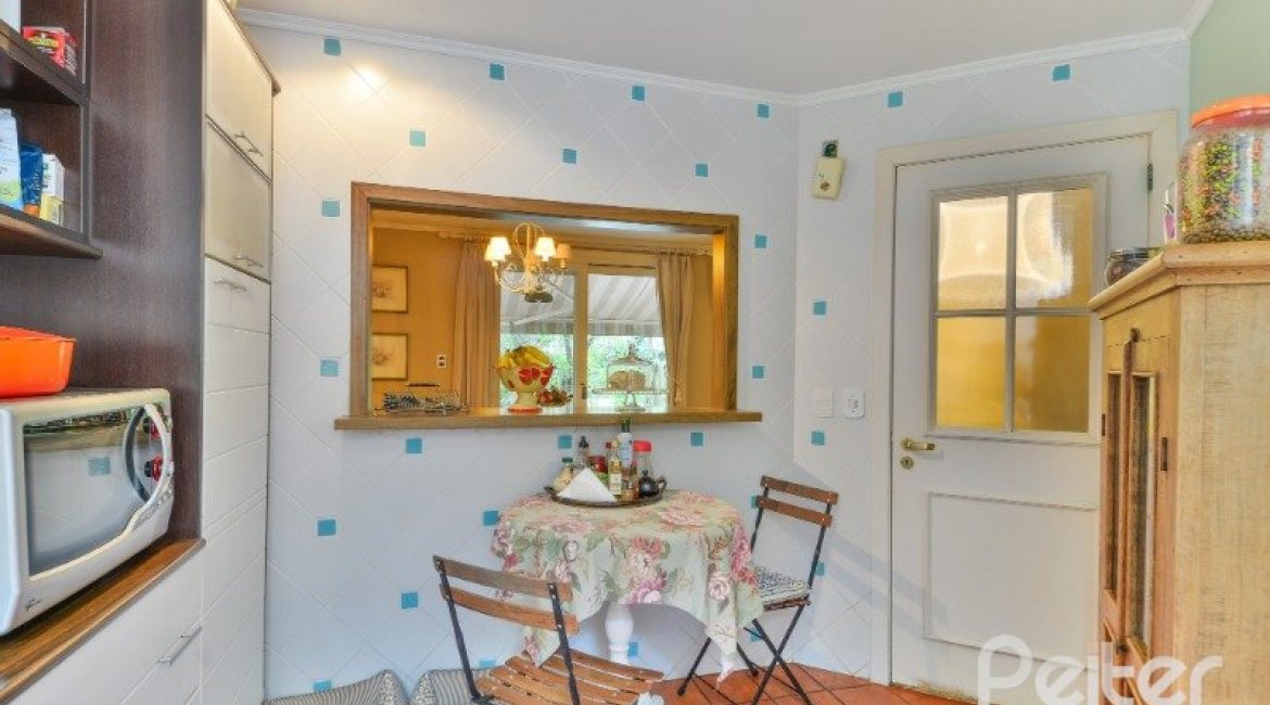 Casa em Condomínio à venda com 257m², 3 dormitórios, 1 suíte, 3 vagas, no bairro Tristeza em PORTO ALEGRE