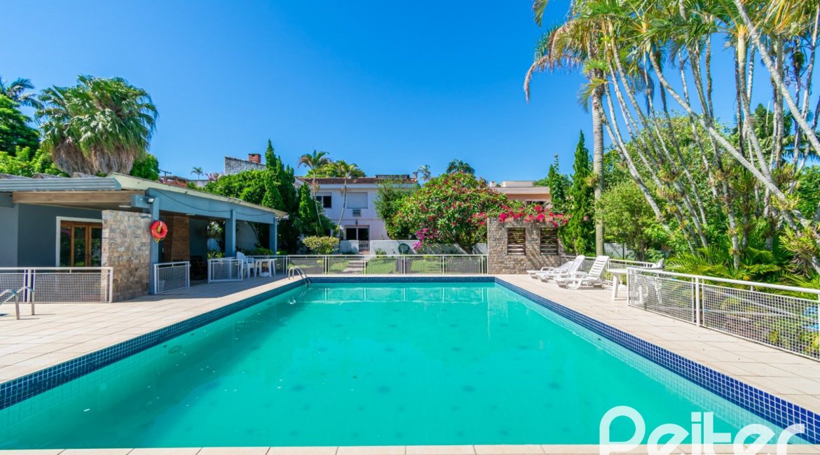 Casa em Condomínio à venda com 229m², 3 dormitórios, 1 suíte, 3 vagas, no bairro Tristeza em Porto Alegre