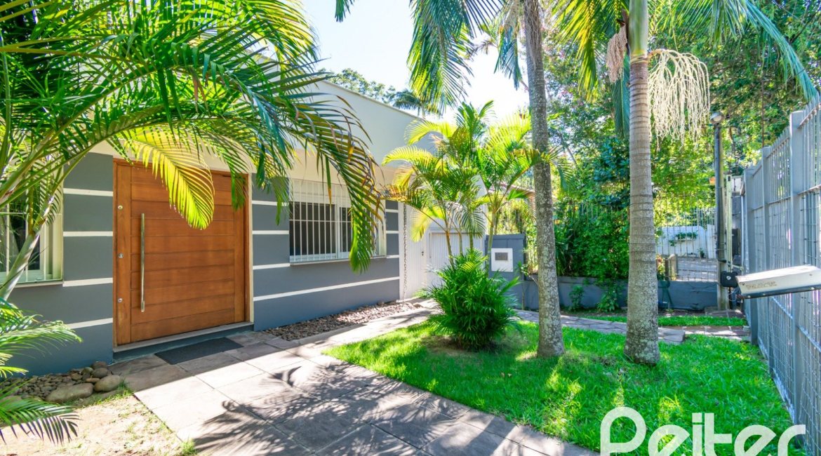 Casa em Condomínio à venda com 229m², 3 dormitórios, 1 suíte, 3 vagas, no bairro Tristeza em Porto Alegre