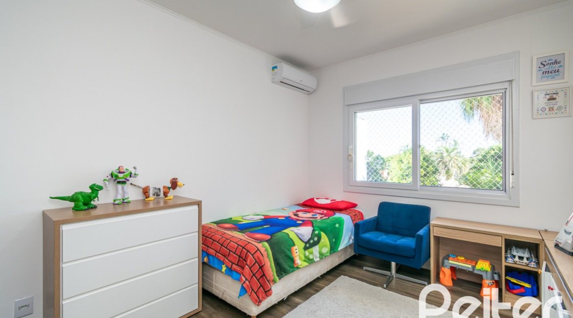 Casa em Condomínio à venda com 229m², 3 dormitórios, 1 suíte, 3 vagas, no bairro Tristeza em Porto Alegre