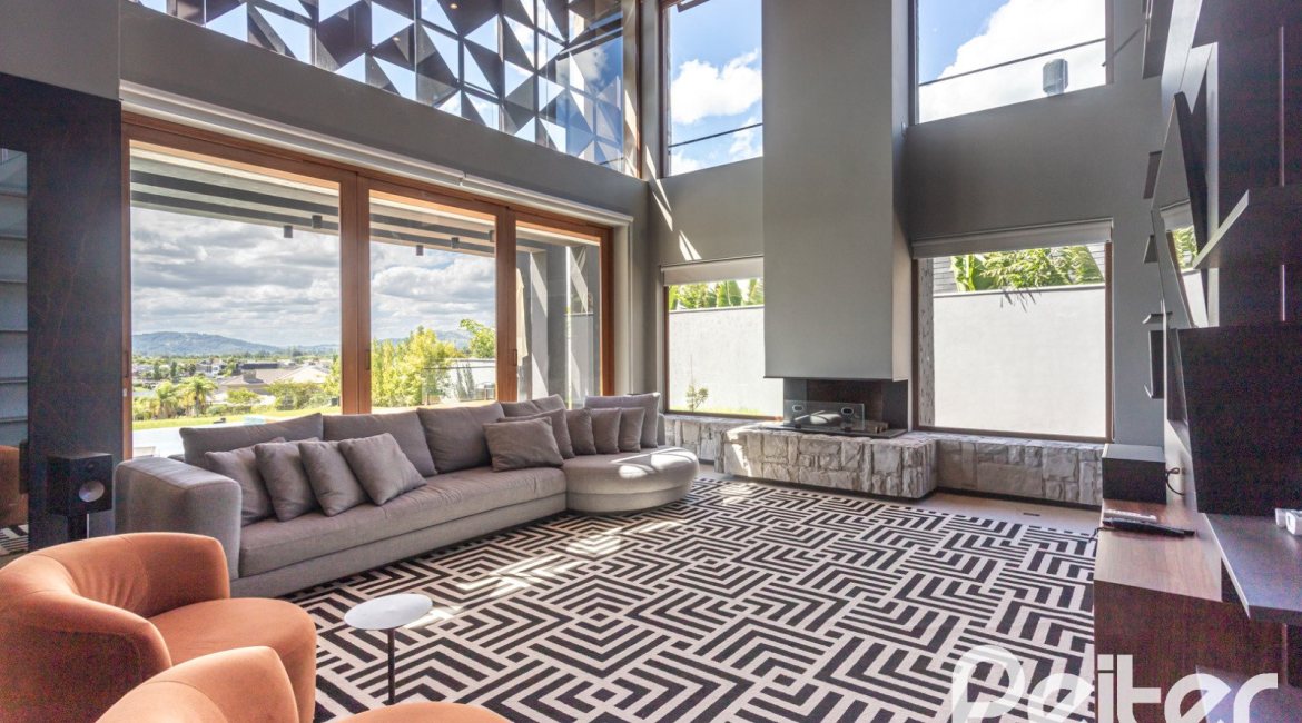 Casa em Condomínio à venda com 608m², 5 dormitórios, 5 suítes, 3 vagas, no bairro Terra Ville em PORTO ALEGRE