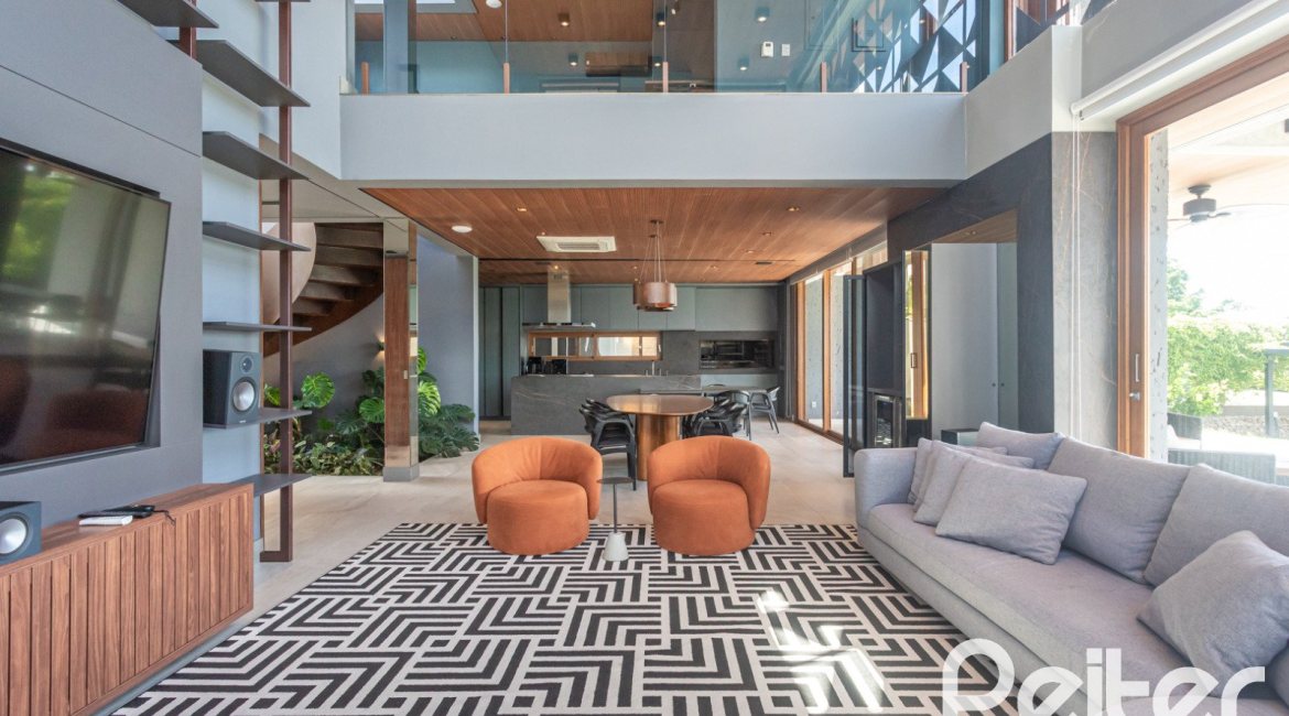 Casa em Condomínio à venda com 608m², 5 dormitórios, 5 suítes, 3 vagas, no bairro Terra Ville em PORTO ALEGRE