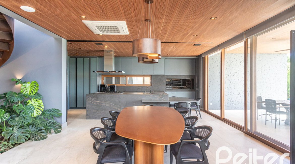 Casa em Condomínio à venda com 608m², 5 dormitórios, 5 suítes, 3 vagas, no bairro Terra Ville em PORTO ALEGRE