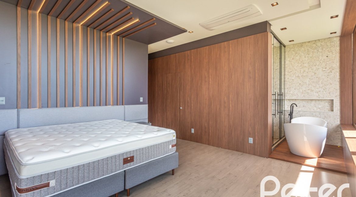 Casa em Condomínio à venda com 608m², 5 dormitórios, 5 suítes, 3 vagas, no bairro Terra Ville em PORTO ALEGRE