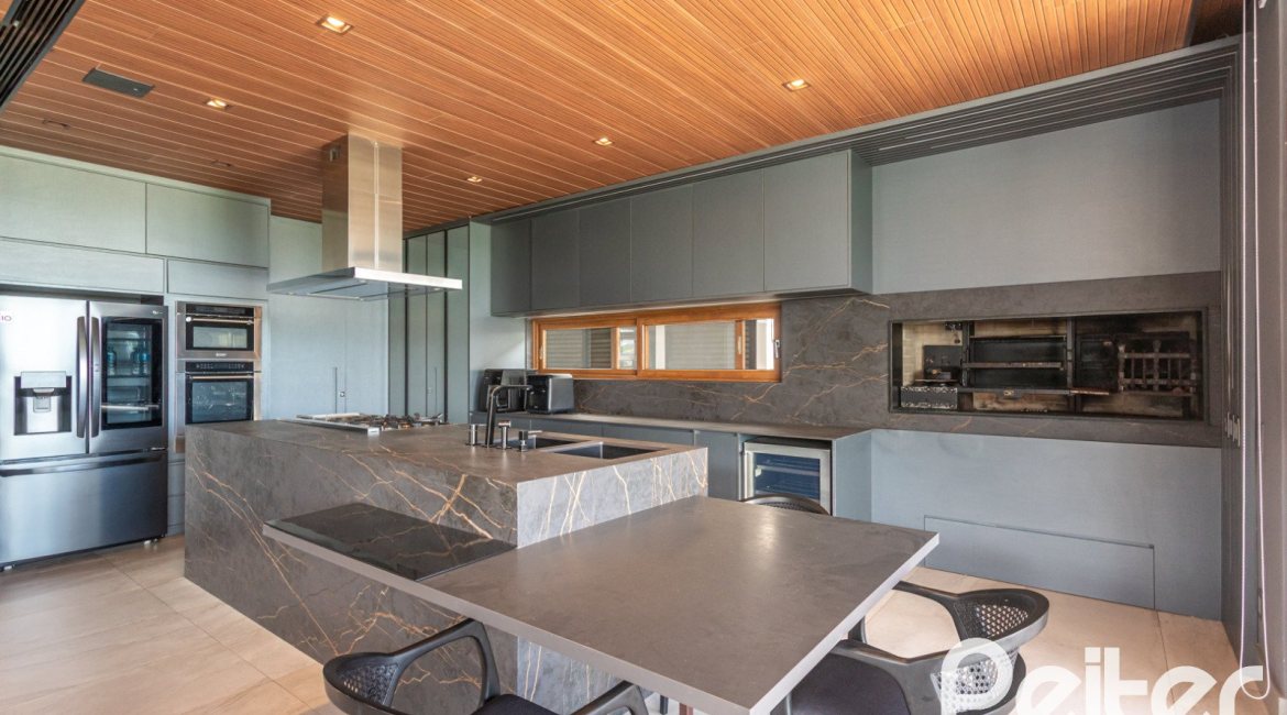 Casa em Condomínio à venda com 608m², 5 dormitórios, 5 suítes, 3 vagas, no bairro Terra Ville em PORTO ALEGRE