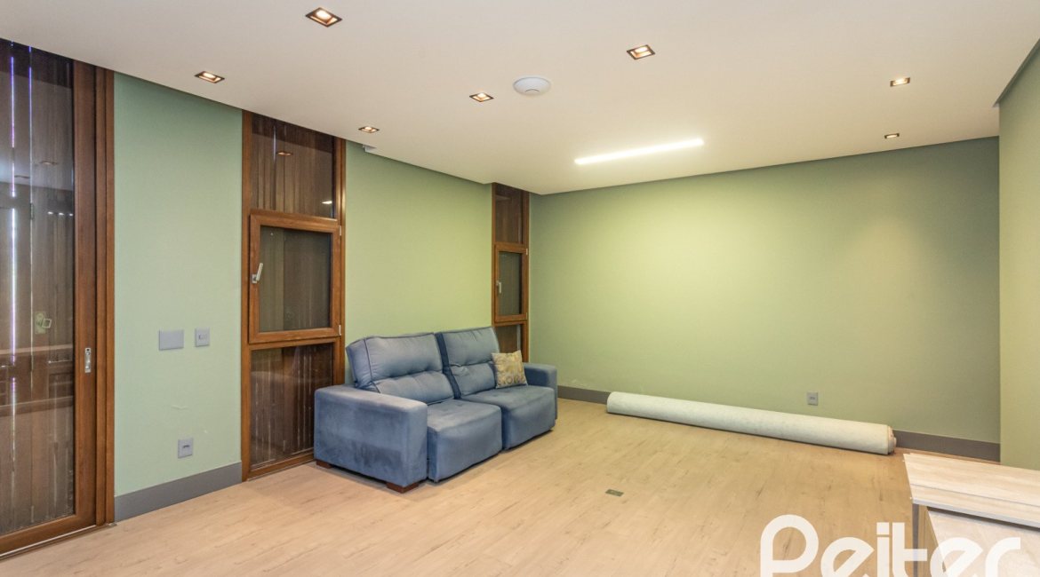 Casa em Condomínio à venda com 608m², 5 dormitórios, 5 suítes, 3 vagas, no bairro Terra Ville em PORTO ALEGRE