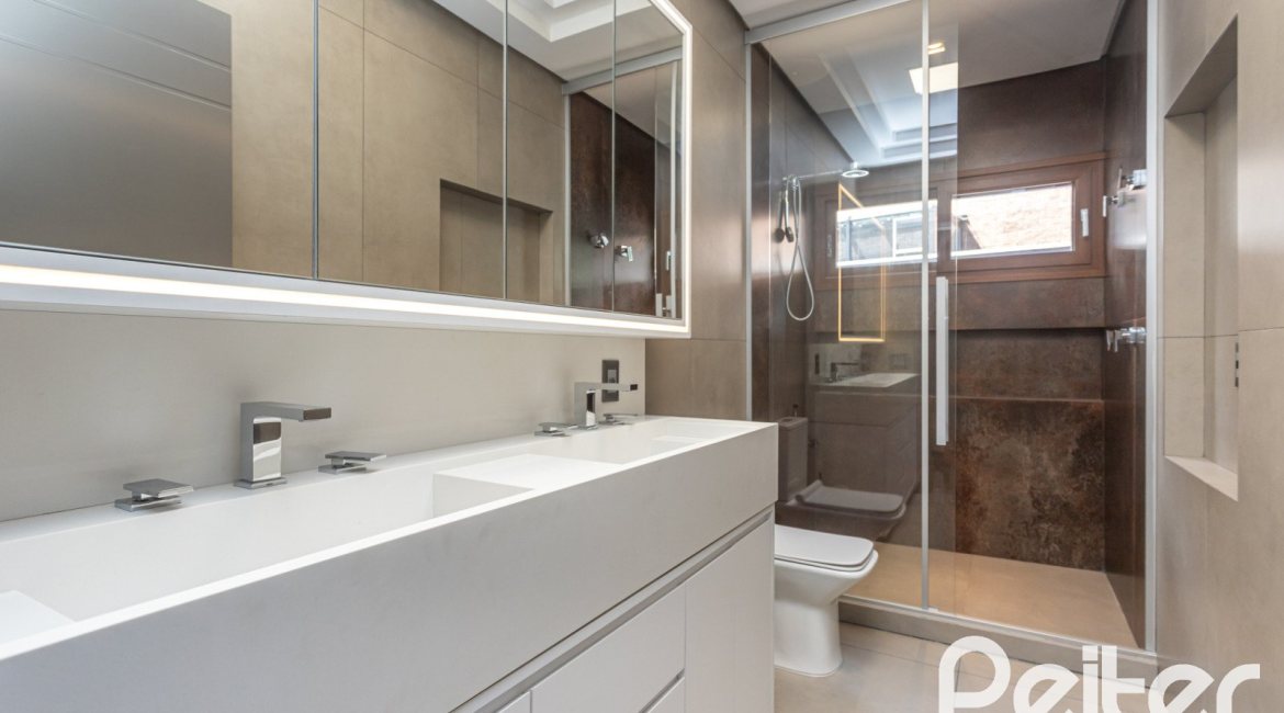 Casa em Condomínio à venda com 608m², 5 dormitórios, 5 suítes, 3 vagas, no bairro Terra Ville em PORTO ALEGRE