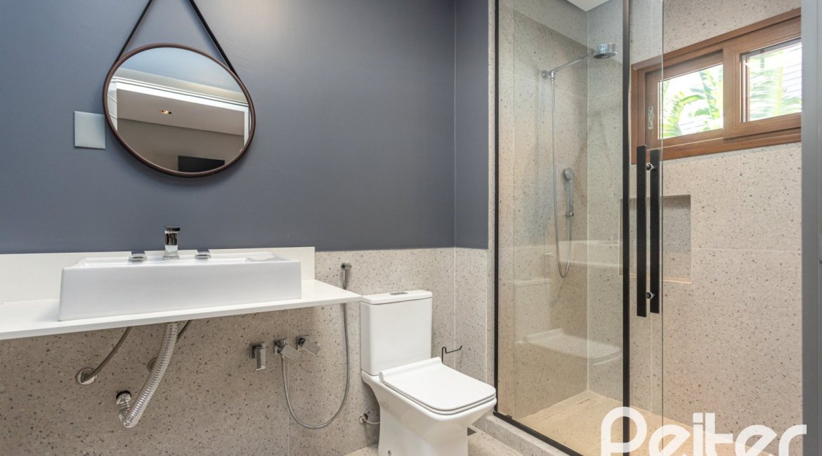 Casa em Condomínio à venda com 608m², 5 dormitórios, 5 suítes, 3 vagas, no bairro Terra Ville em PORTO ALEGRE