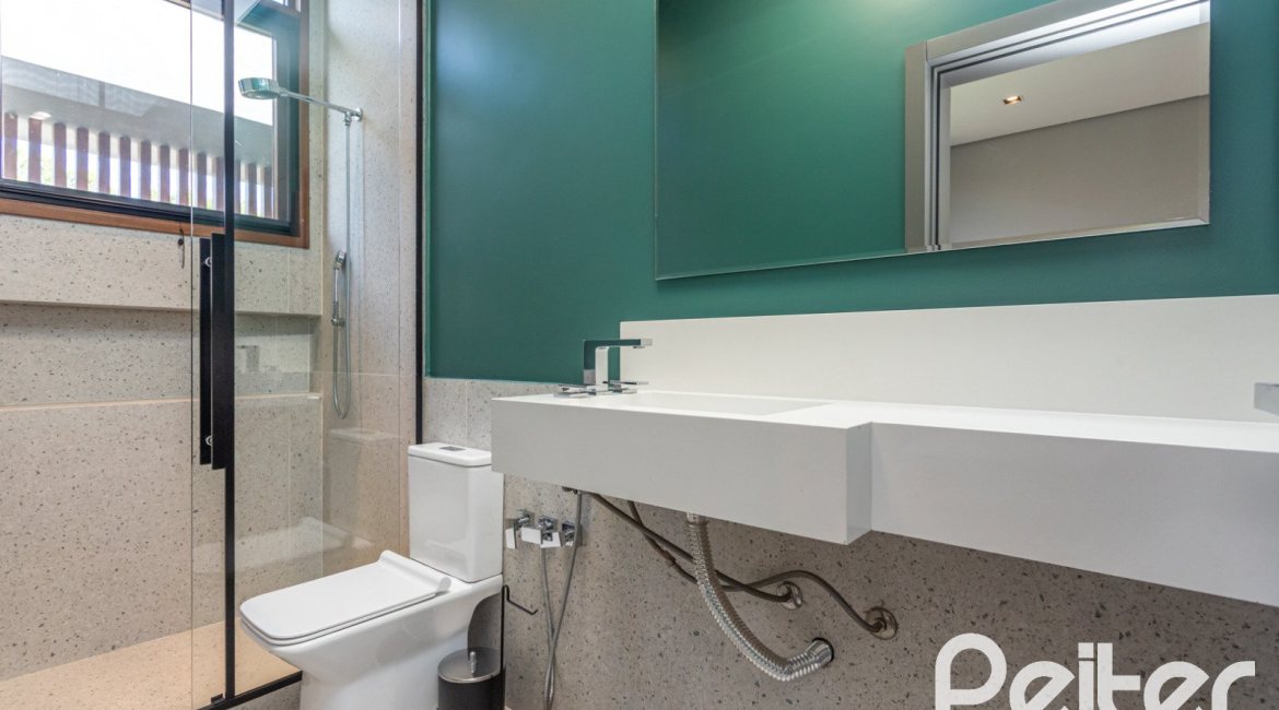 Casa em Condomínio à venda com 608m², 5 dormitórios, 5 suítes, 3 vagas, no bairro Terra Ville em PORTO ALEGRE