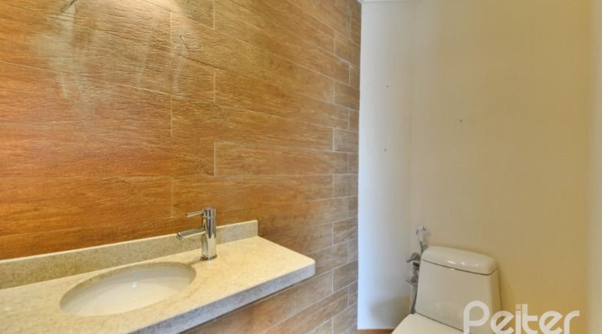 Casa em Condomínio à venda com 397m², 4 dormitórios, 4 suítes, 3 vagas, no bairro Vila Conceicao em PORTO ALEGRE