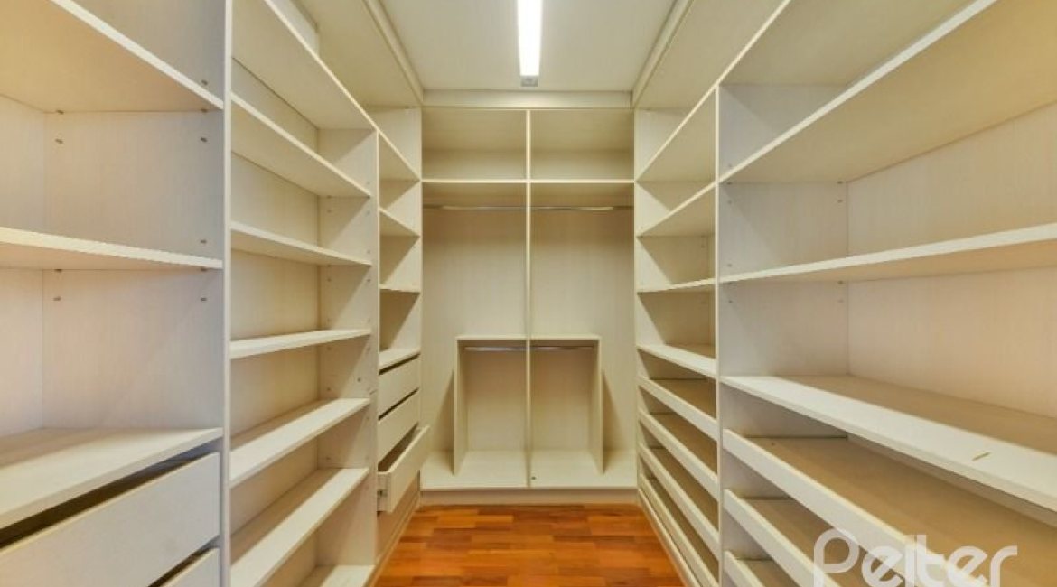 Casa em Condomínio à venda com 397m², 4 dormitórios, 4 suítes, 3 vagas, no bairro Vila Conceicao em PORTO ALEGRE