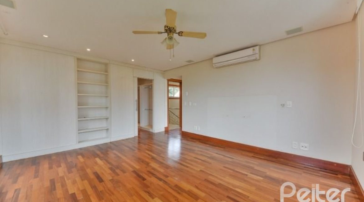 Casa em Condomínio à venda com 397m², 4 dormitórios, 4 suítes, 3 vagas, no bairro Vila Conceicao em PORTO ALEGRE