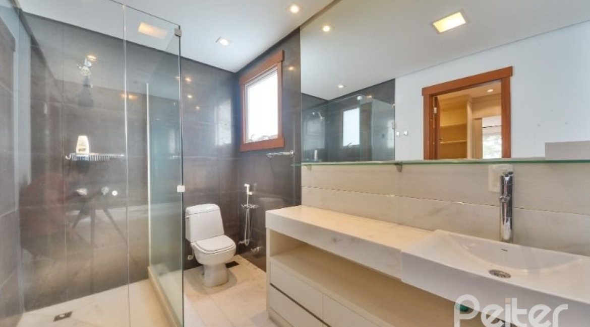 Casa em Condomínio à venda com 397m², 4 dormitórios, 4 suítes, 3 vagas, no bairro Vila Conceicao em PORTO ALEGRE