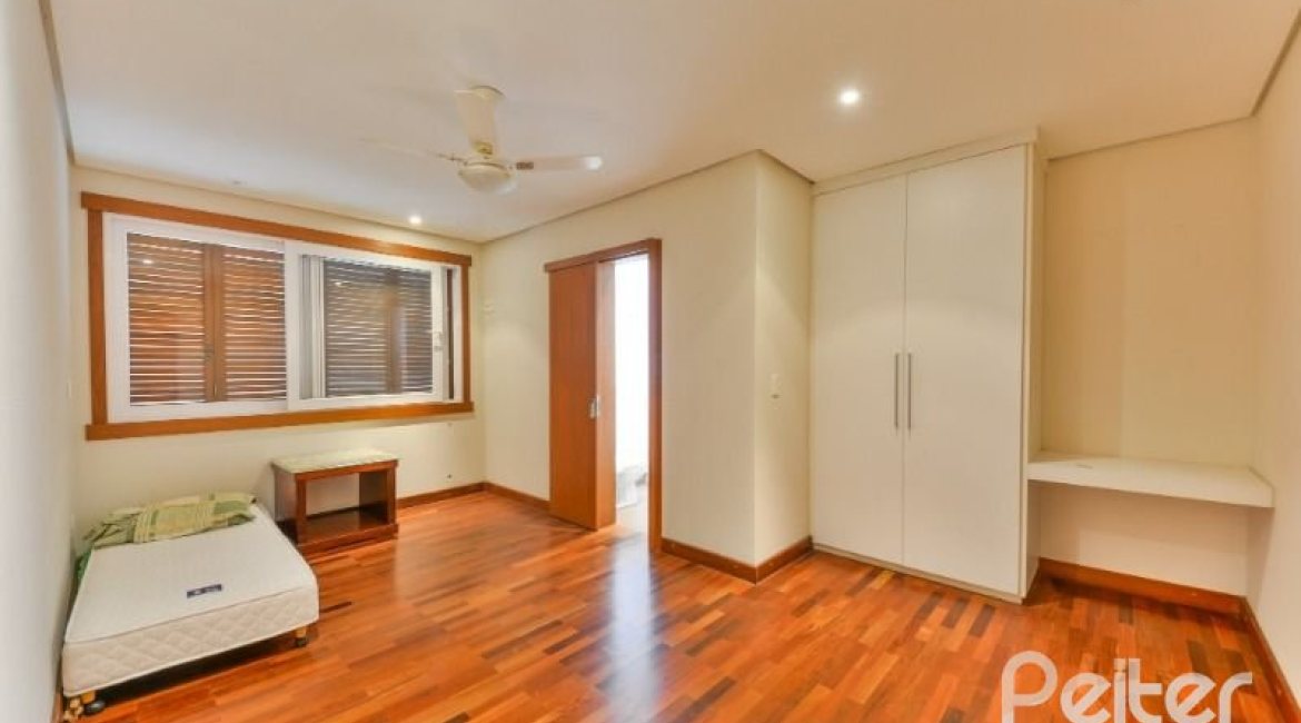 Casa em Condomínio à venda com 397m², 4 dormitórios, 4 suítes, 3 vagas, no bairro Vila Conceicao em PORTO ALEGRE