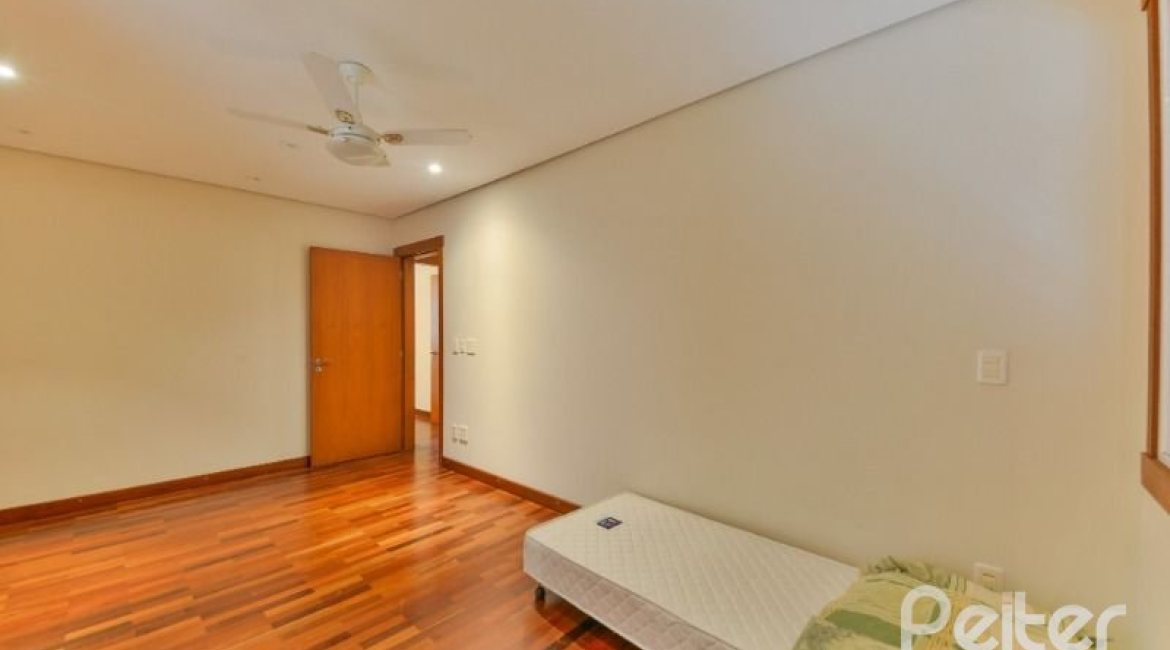 Casa em Condomínio à venda com 397m², 4 dormitórios, 4 suítes, 3 vagas, no bairro Vila Conceicao em PORTO ALEGRE