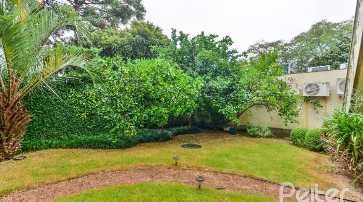 Casa em Condomínio à venda com 397m², 4 dormitórios, 4 suítes, 3 vagas, no bairro Vila Conceicao em PORTO ALEGRE