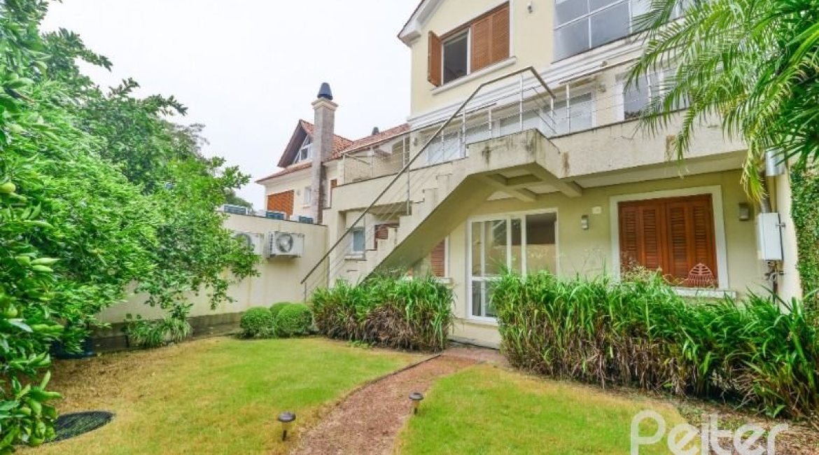 Casa em Condomínio à venda com 397m², 4 dormitórios, 4 suítes, 3 vagas, no bairro Vila Conceicao em PORTO ALEGRE