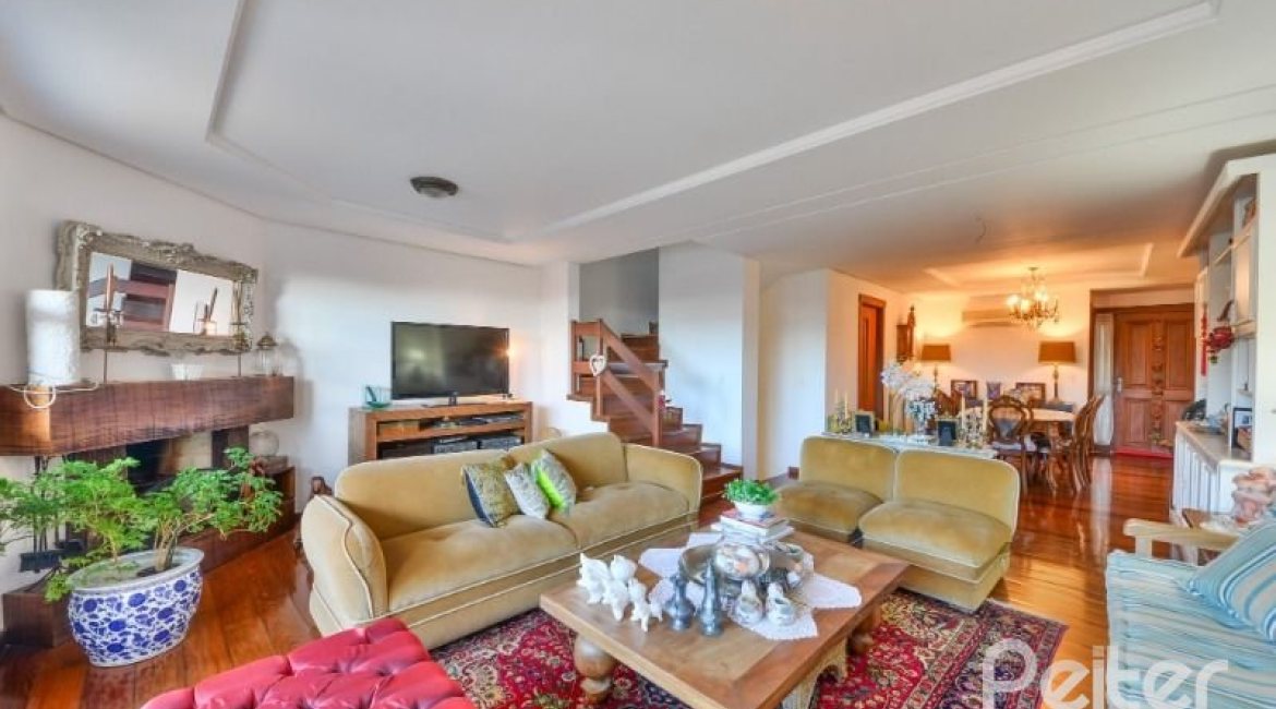 Casa em Condomínio à venda com 245m², 3 dormitórios, 1 suíte, 3 vagas, no bairro Vila Assunção em Porto Alegre