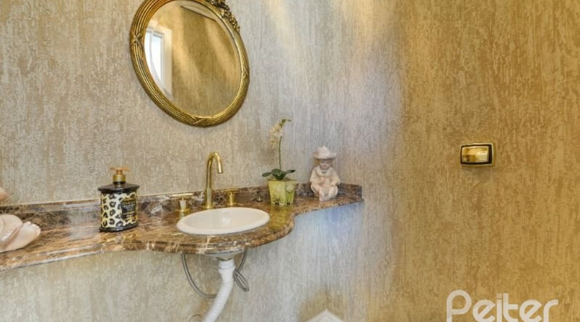 Casa à venda com 399m², 3 dormitórios, 3 suítes, 4 vagas, no bairro Nonoai em Porto Alegre