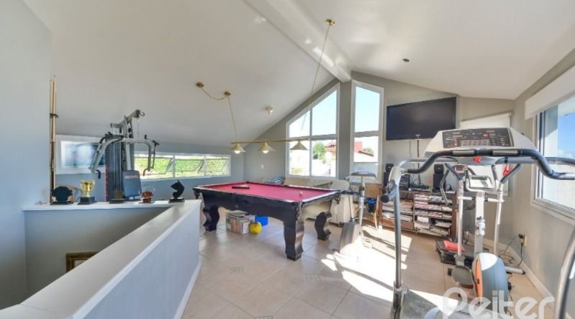 Casa à venda com 399m², 3 dormitórios, 3 suítes, 4 vagas, no bairro Nonoai em Porto Alegre