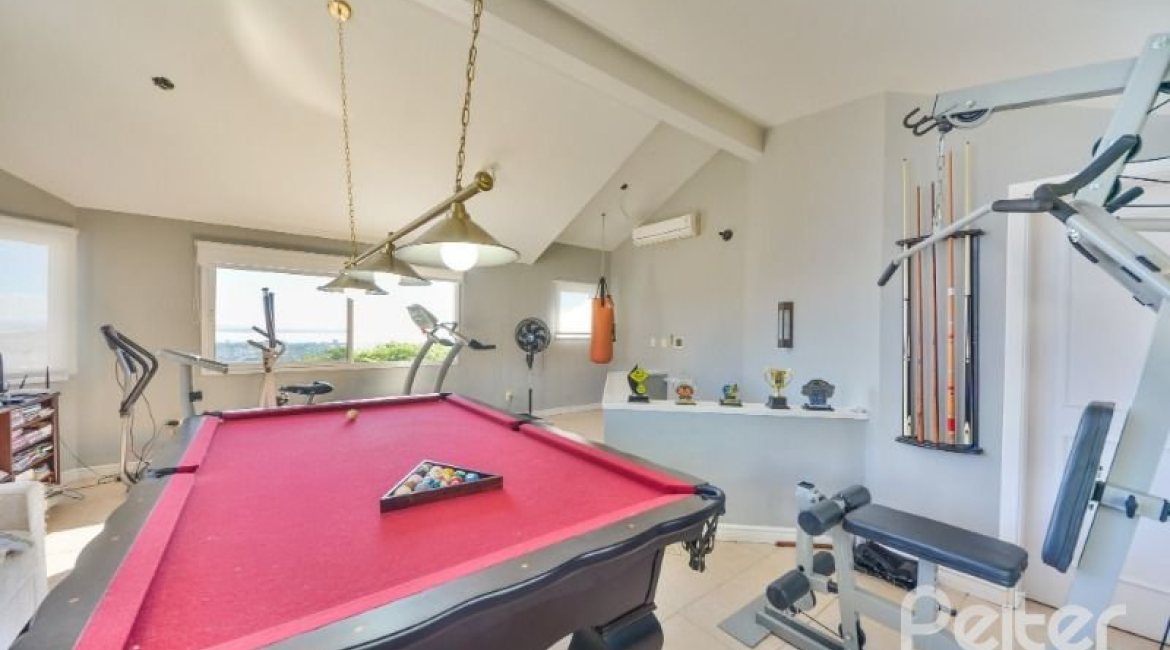 Casa à venda com 399m², 3 dormitórios, 3 suítes, 4 vagas, no bairro Nonoai em Porto Alegre