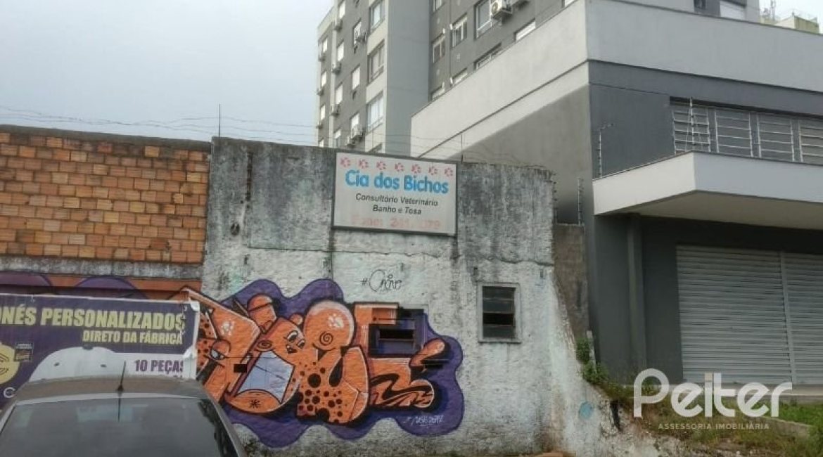 Terreno à venda com 704m², no bairro Cristal em Porto Alegre