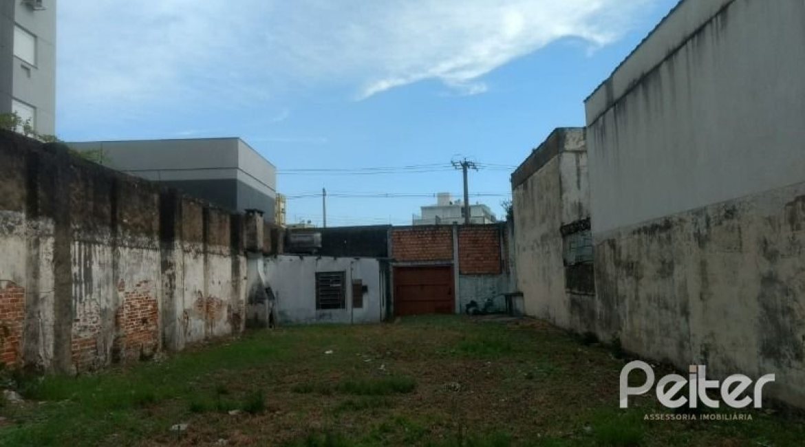 Terreno à venda com 704m², no bairro Cristal em Porto Alegre