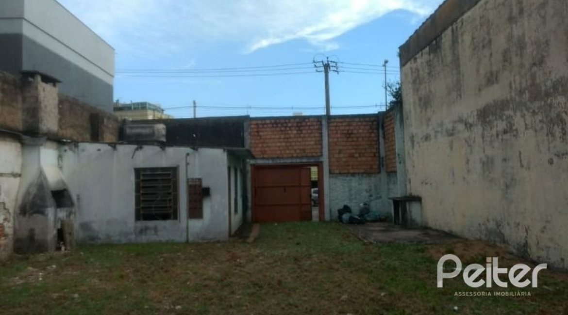 Terreno à venda com 704m², no bairro Cristal em Porto Alegre