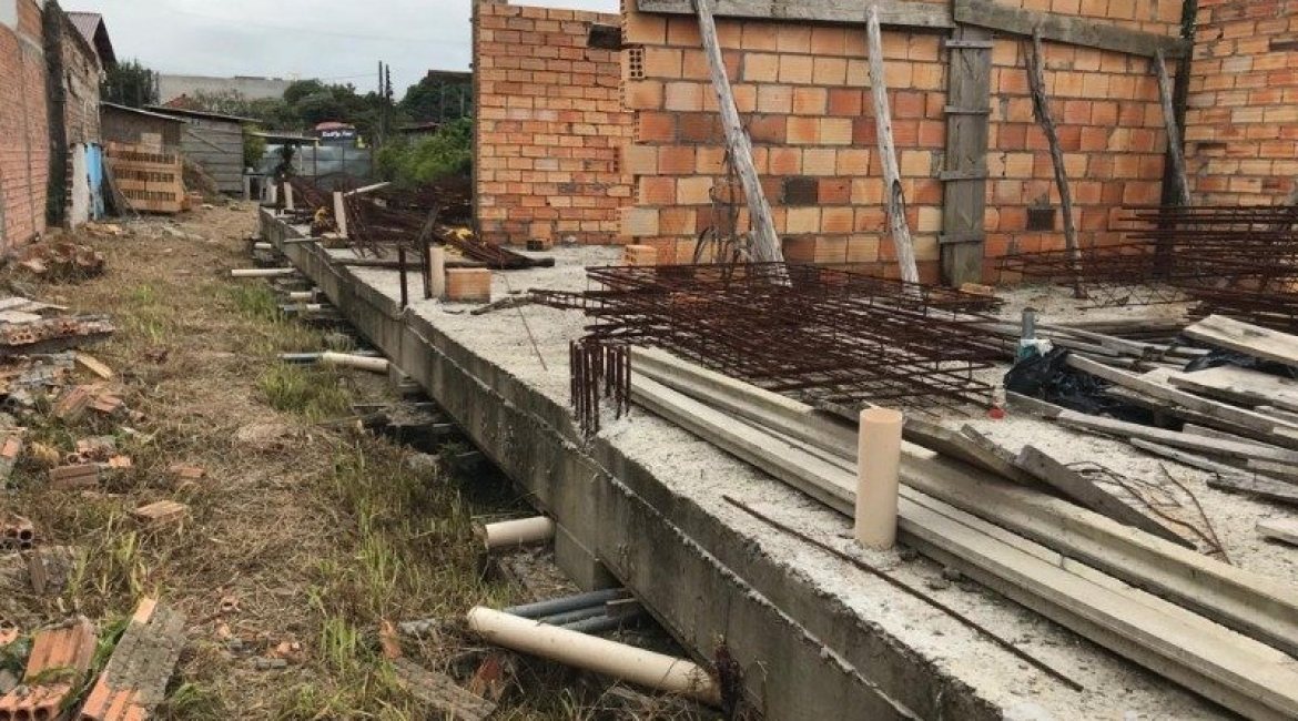 Terreno à venda, no bairro Camaquã em Porto Alegre